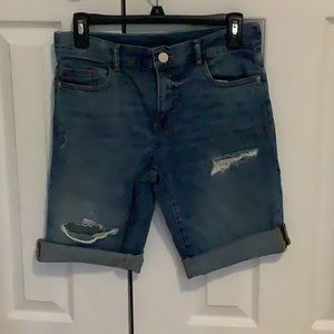Zara jean shorts, size S, ( kids size 13/14)